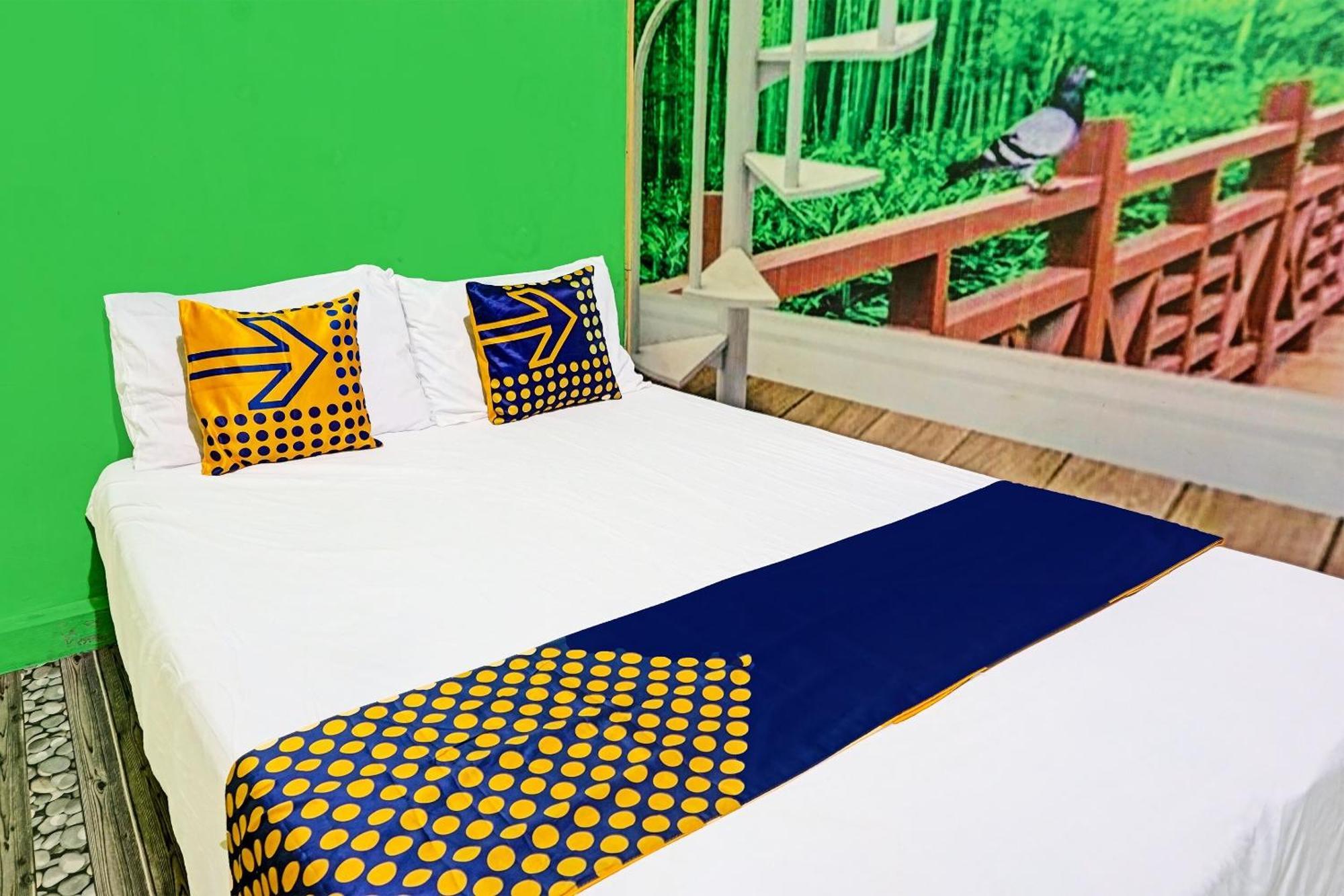 Oyo 91697 Nyaman Homestay Syariah Pare Exterior foto